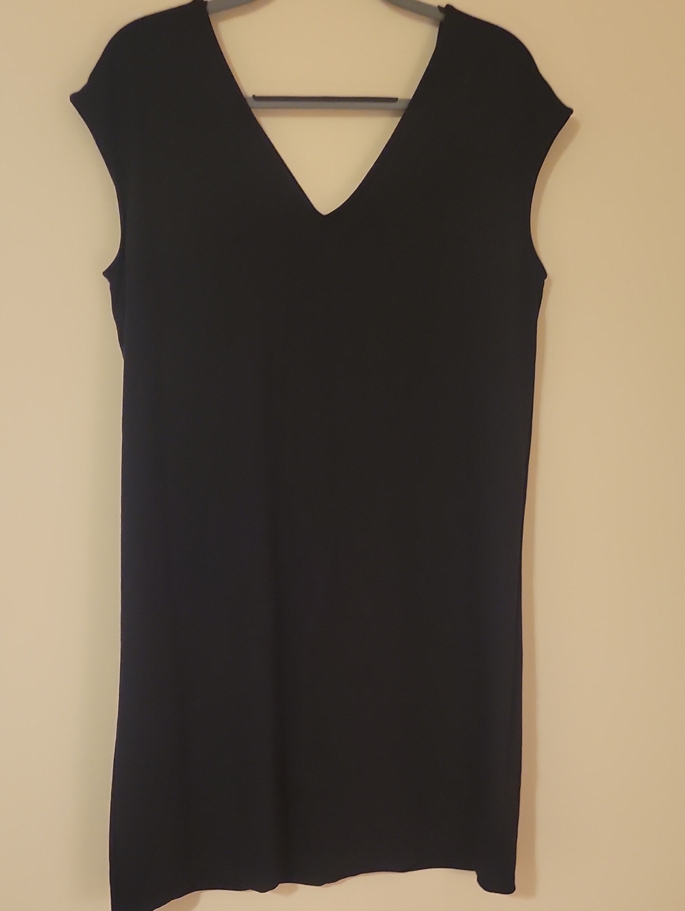 #G14 NLT Classic Black V-Neck Sleeveless Dress